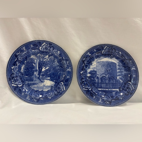 A Set Of 2 Vintage Wedgewood Historical Blue & White Decorative Plates 9”. - Picture 1 of 11